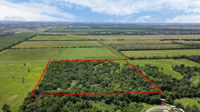 253 Ford Lane, Old River-winfree, TX 77523