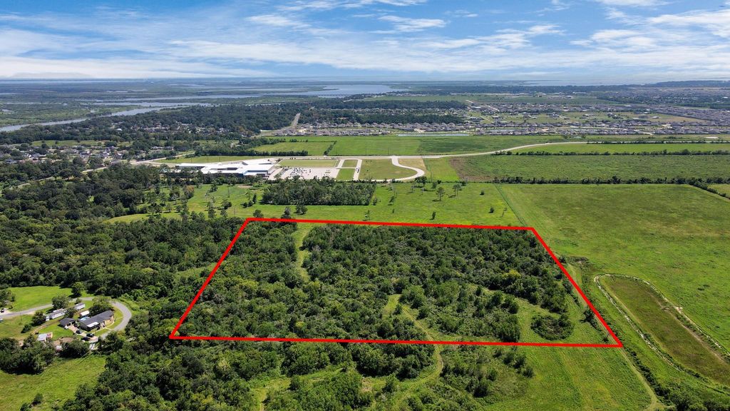 253 Ford Lane, Old River-winfree, TX 77523