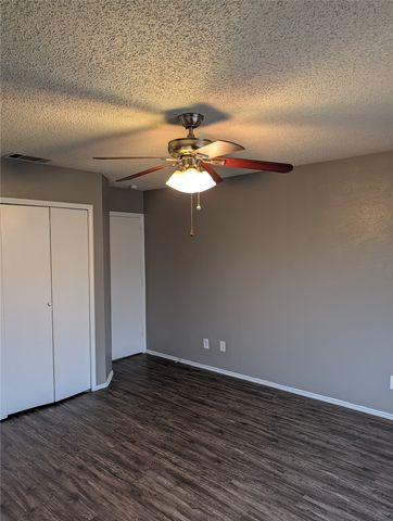 9908 Lone Eagle Drive, Fort Worth, TX 76108