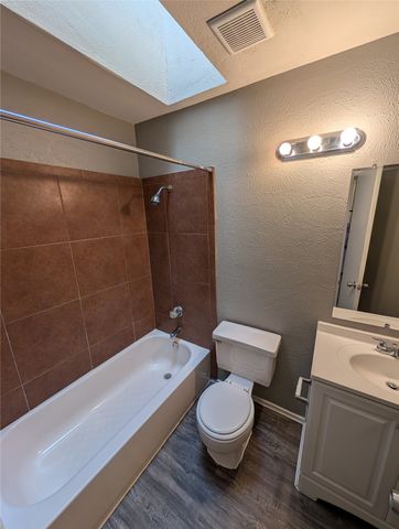 9908 Lone Eagle Drive, Fort Worth, TX 76108