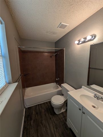 9908 Lone Eagle Drive, Fort Worth, TX 76108