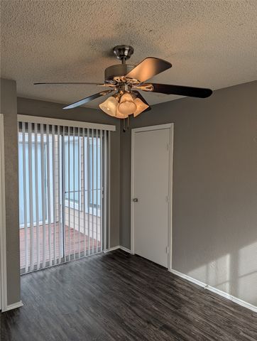 9908 Lone Eagle Drive, Fort Worth, TX 76108