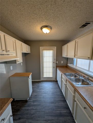 9908 Lone Eagle Drive, Fort Worth, TX 76108