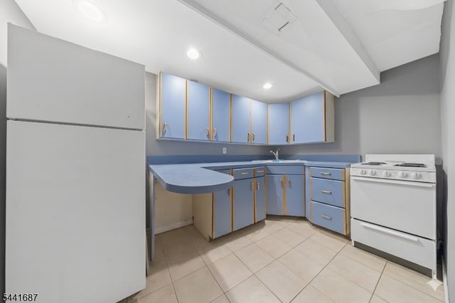 1114 Magie Ave, Elizabeth City, NJ 07208
