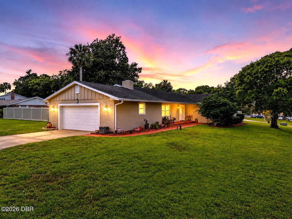 20 Twin River Drive, Ormond Beach, FL 32174