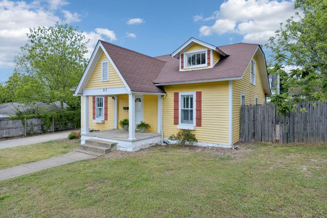 217 College Ave, E, Carthage, TN 37030