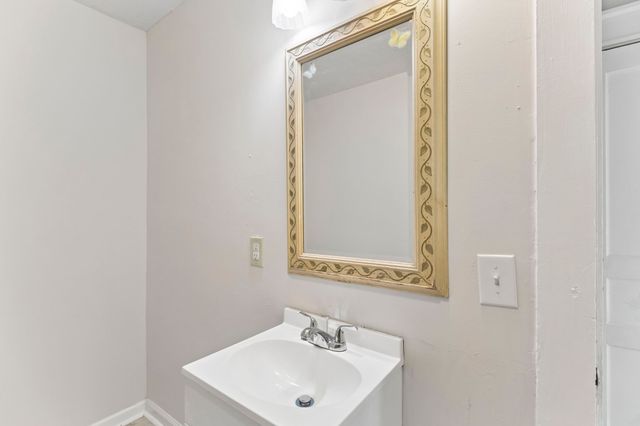 217 College Ave, E, Carthage, TN 37030