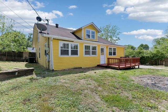 217 College Ave, E, Carthage, TN 37030