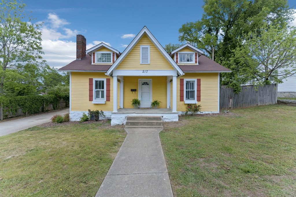 217 College Ave, E, Carthage, TN 37030