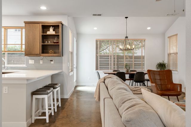 6542 E Lovers Lane, Dallas, TX 75214