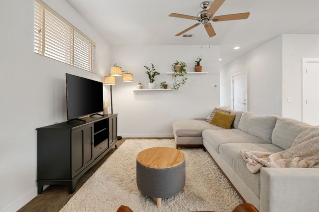 6542 E Lovers Lane, Dallas, TX 75214