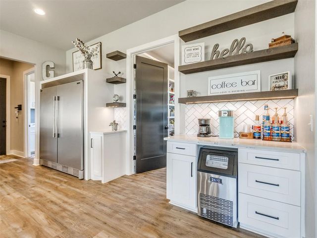 26244 E 868 Road, Cashion, OK 73016