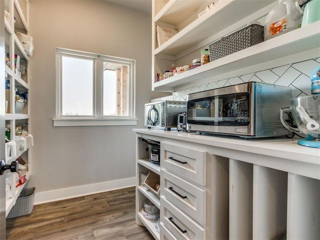 26244 E 868 Road, Cashion, OK 73016
