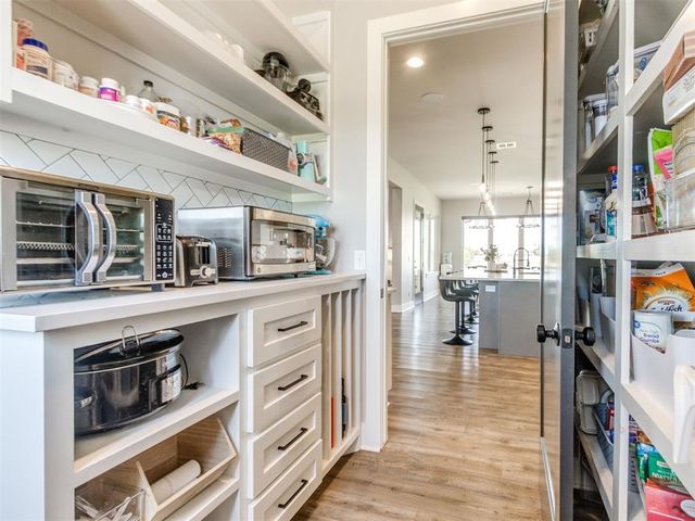 26244 E 868 Road, Cashion, OK 73016
