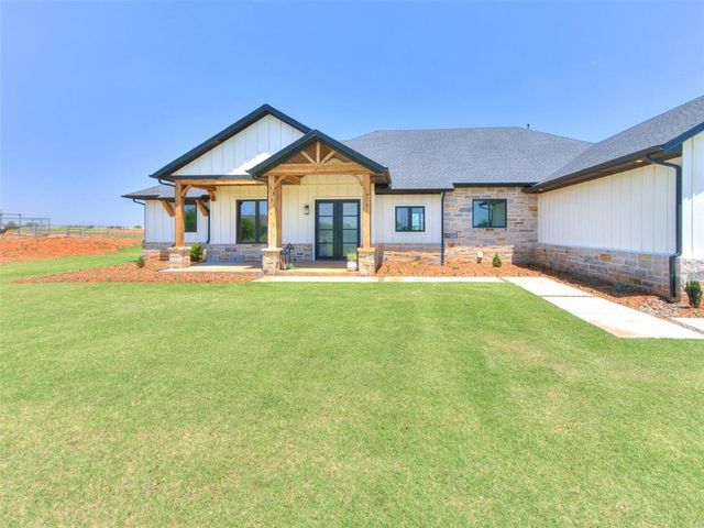 26244 E 868 Road, Cashion, OK 73016