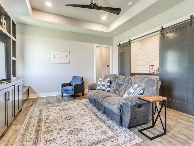 26244 E 868 Road, Cashion, OK 73016