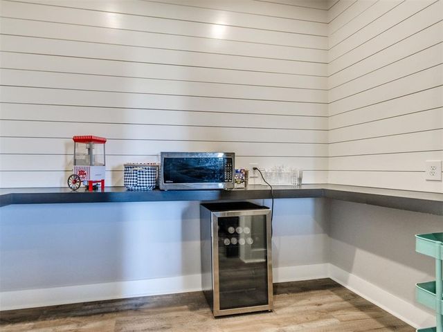 26244 E 868 Road, Cashion, OK 73016