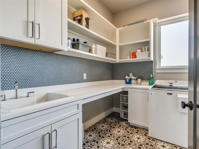 26244 E 868 Road, Cashion, OK 73016