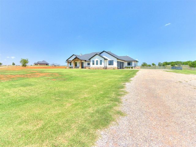 26244 E 868 Road, Cashion, OK 73016