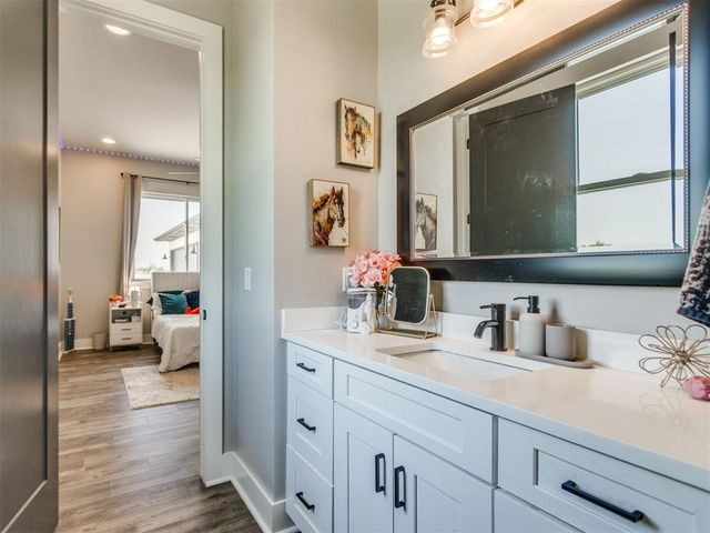26244 E 868 Road, Cashion, OK 73016