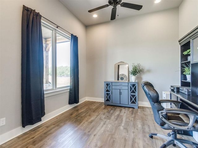 26244 E 868 Road, Cashion, OK 73016