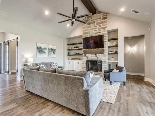 26244 E 868 Road, Cashion, OK 73016