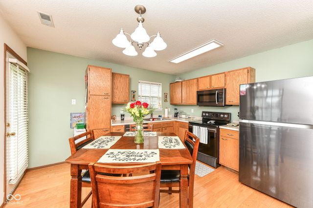 2275 Historic Oaks Boulevard, Indianapolis, IN 46214