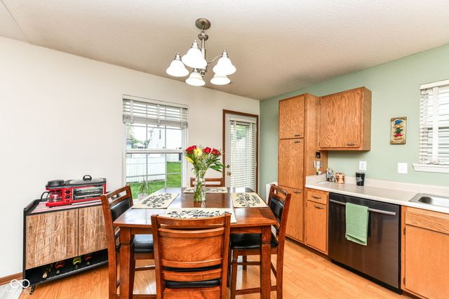 2275 Historic Oaks Boulevard, Indianapolis, IN 46214