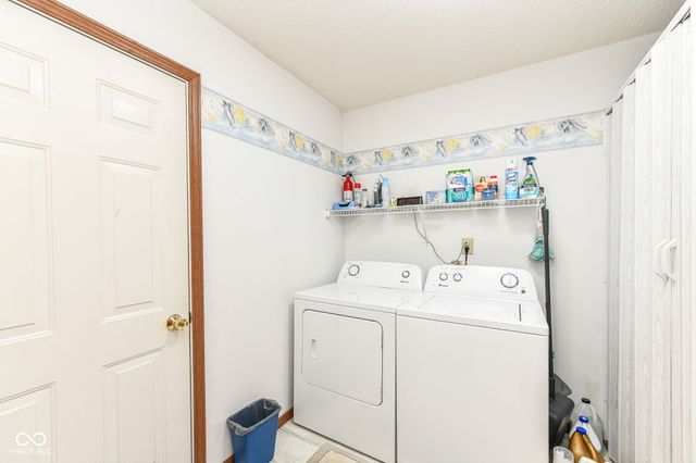 2275 Historic Oaks Boulevard, Indianapolis, IN 46214