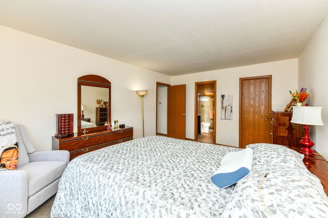 2275 Historic Oaks Boulevard, Indianapolis, IN 46214