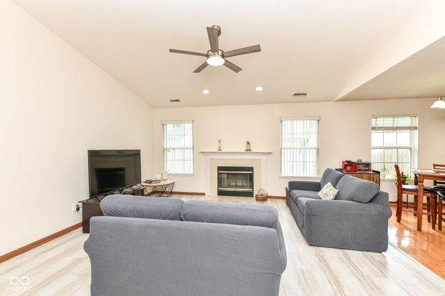 2275 Historic Oaks Boulevard, Indianapolis, IN 46214