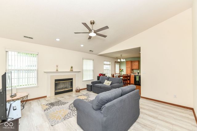 2275 Historic Oaks Boulevard, Indianapolis, IN 46214