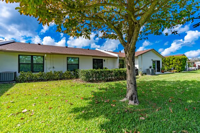 15812 Philodendron Circle, Delray Beach, FL 33484