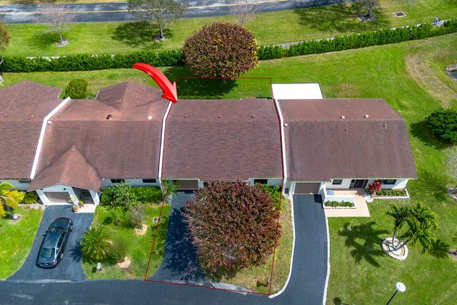 15812 Philodendron Circle, Delray Beach, FL 33484