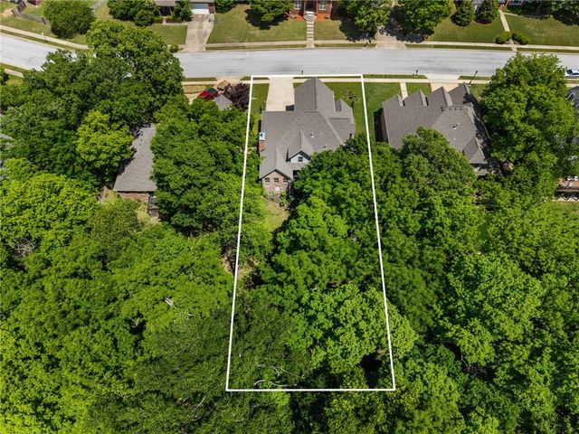 1837 Trillium Lane, Fayetteville, AR 72704