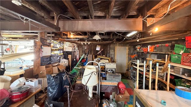 327 Lowell St, Vandergrift, PA 15690