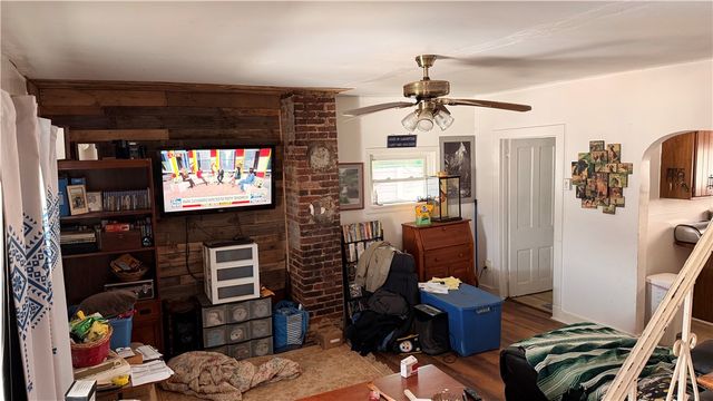 327 Lowell St, Vandergrift, PA 15690