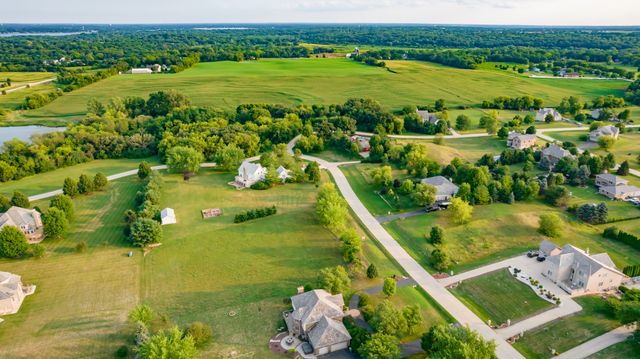 8300 Appaloosa Lane, Spring Grove, IL 60081