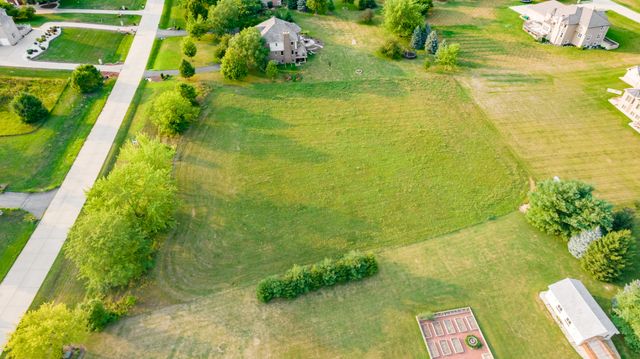 8300 Appaloosa Lane, Spring Grove, IL 60081