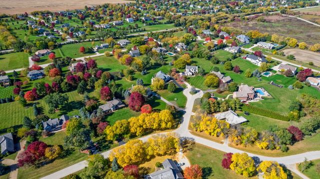 8300 Appaloosa Lane, Spring Grove, IL 60081
