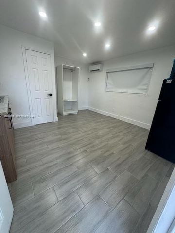 833 NW 75th St, Miami, FL 33150
