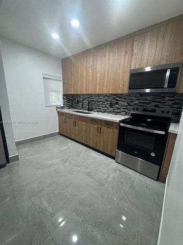 833 NW 75th St, Miami, FL 33150