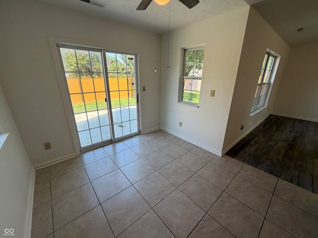 2018 Oakbrooke Court, Avon, IN 46123
