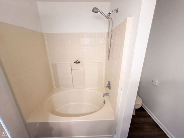 2018 Oakbrooke Court, Avon, IN 46123