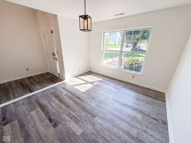 2018 Oakbrooke Court, Avon, IN 46123