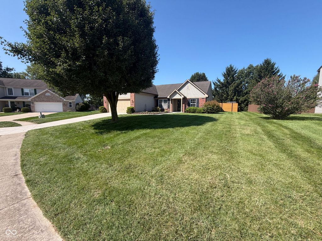 2018 Oakbrooke Court, Avon, IN 46123