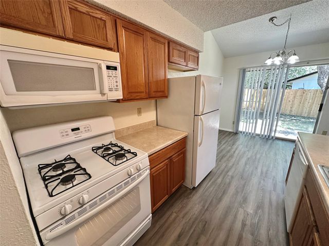 10400 Broken Shoe TRL, Austin, TX 78750