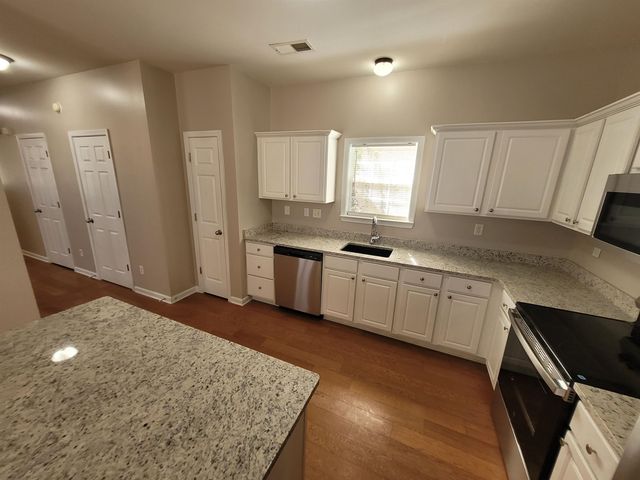 967 CAIRN CREEK DR, Memphis, TN 38018