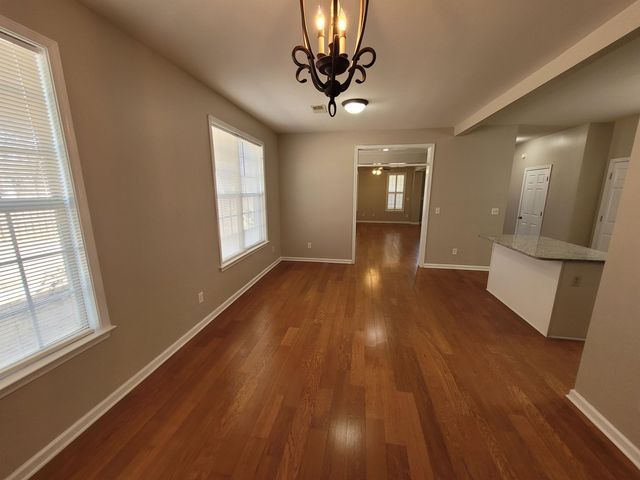 967 CAIRN CREEK DR, Memphis, TN 38018