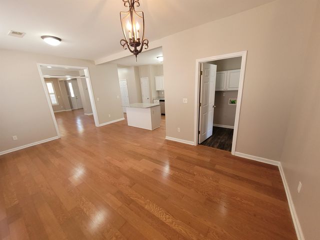 967 CAIRN CREEK DR, Memphis, TN 38018